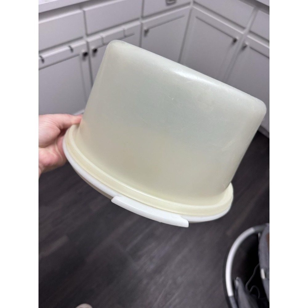 TUPPERWARE Large 12" MAXI Cake & Pie Taker Carrier #1256 /1257 White Base